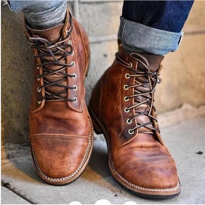 Moderne Lederschuhe für Männer