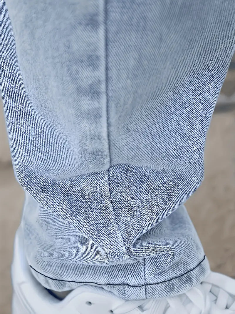 Lässige, gerade geschnittene, hell gewaschene Herrenjeans