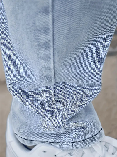 Lässige, gerade geschnittene, hell gewaschene Herrenjeans