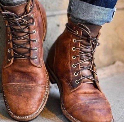Moderne Lederschuhe für Männer