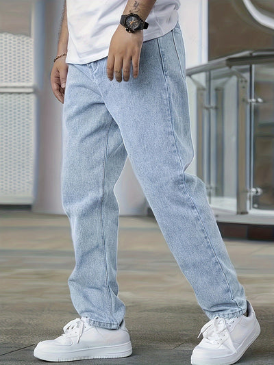 Lässige, gerade geschnittene, hell gewaschene Herrenjeans