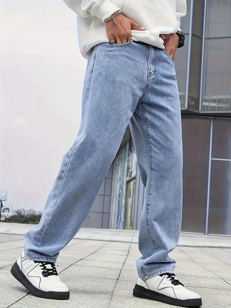 Lässige, gerade geschnittene, hell gewaschene Herrenjeans