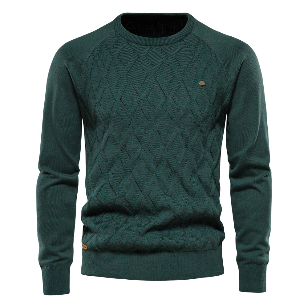 Klassischer Herrenstrickpullover mit Zopfmuster und Rundhalsausschnitt