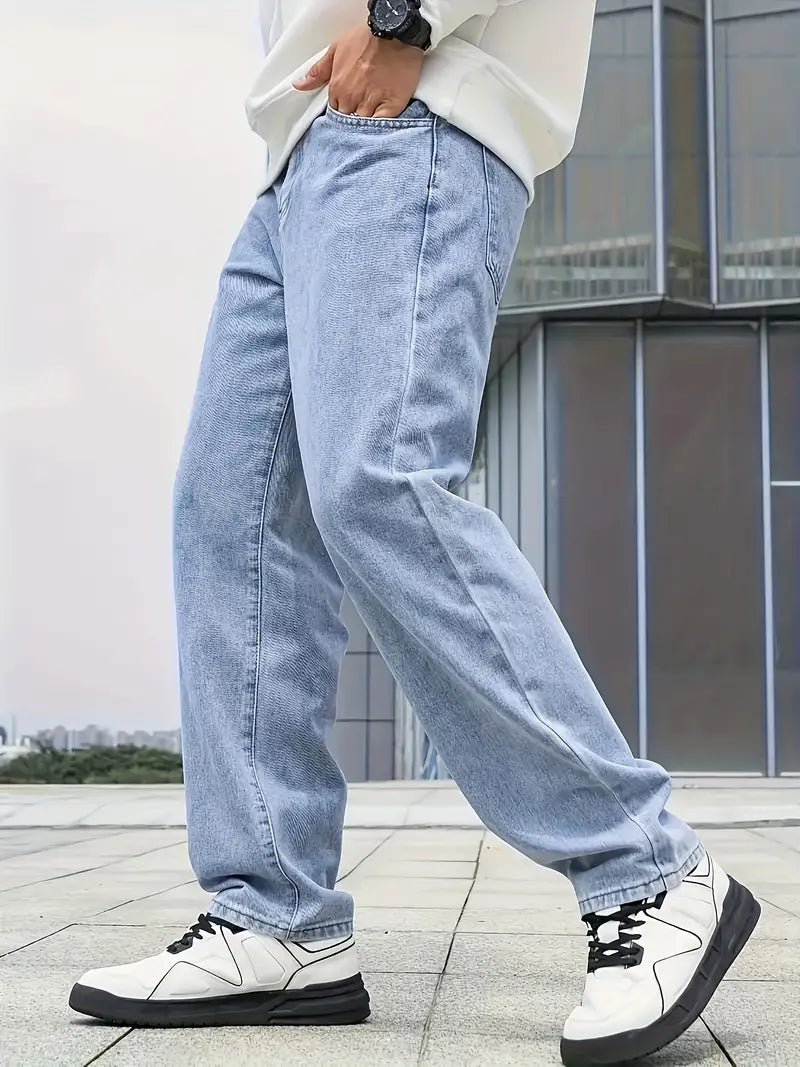Lässige, gerade geschnittene, hell gewaschene Herrenjeans